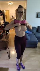 who wants to go running? - Reddit NSFW