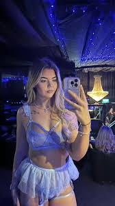 Izzy Pictures and Videos & similar of @izzyy.louisex onlyfans ...