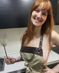 Cooking with Zöe Miller - Reddit NSFW