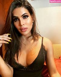 Alina Rai / AlinaRai862 / beautynbeast558 Nude Leaked OnlyFans ...