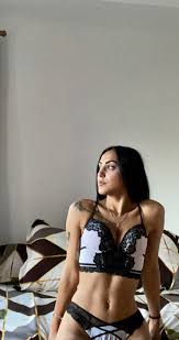 Ela Giurgiuca Pictures and Videos & similar of @ela13 onlyfans ...