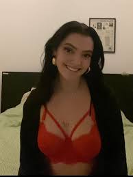 hazel eyes Pictures and Videos & similar of @hazeleyes00 onlyfans ...