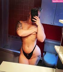 Frankie Dennis / peachiness14 / yourroyalthighness14 Nude Leaked ...