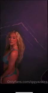 IGGY AZALEA THONG - EroThots