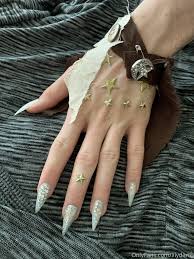 Darro's got claws! We're going to the ren fair with @shaeam.." by ...