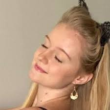 Lucy Steele / lucy.steele22 Nude Leaks - Fapello
