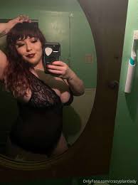 Go give this gorgeous gal some love 💦💓 Gahdamn, I wish there ...