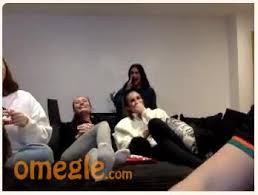 Tara flashes a tit on omege while she is with her friends - EroMe