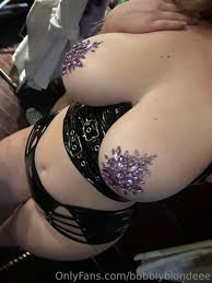 Posts of bubblyblondeee from OnlyFans | Coomer