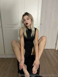 Posts of ambermillerx from OnlyFans | Coomer