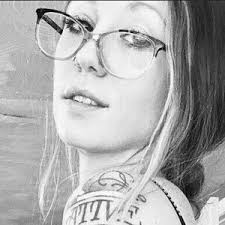 Adriennemariee Discussion - TheFap