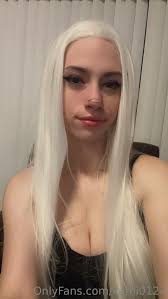 Kinda obsessed with my white wig 🔥🔥🙏 Whose excited for my ne ...