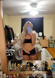 https://img.coomer.party/thumbnail/data/fb/93/fb93...