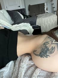 Waist to ass ratio is insane 🤤" by nickiibaby from OnlyFans | Coomer