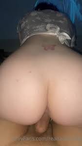 Look at her suck this huge cock😍 (+1000 ONLYFANS GIRLS VAULT) - EroMe