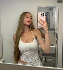 Sophia Diamond / sophia.ilysm Nude Leaks - Fapello