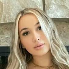 azra_liftz Discussion - TheFap