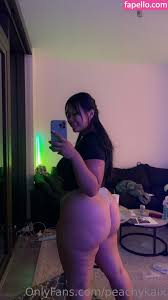 peachykaix Nude Leaked OnlyFans Photo #14 - Fapello