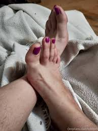 Además del vídeo hoy os dejo un par de fotitos de pies👣In ad ...