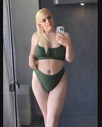 Tgirl in a new bathing suit 🥰 - Reddit NSFW