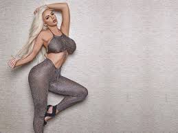 Nicolette Shea Scroll - 24 photos