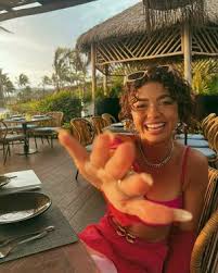 Sarah Hyland / sarahhyland Nude Leaks - Fapello