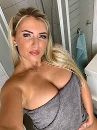 "Erst mal gleich die Seife fallen lassen in der Dusche " by melissa ...