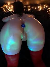https://cdn4.nsfw.xxx/uploads12/thumbnails/1/235/b...