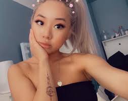 Christina - Reddit NSFW