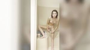 Babylipss13 shower - EroThots